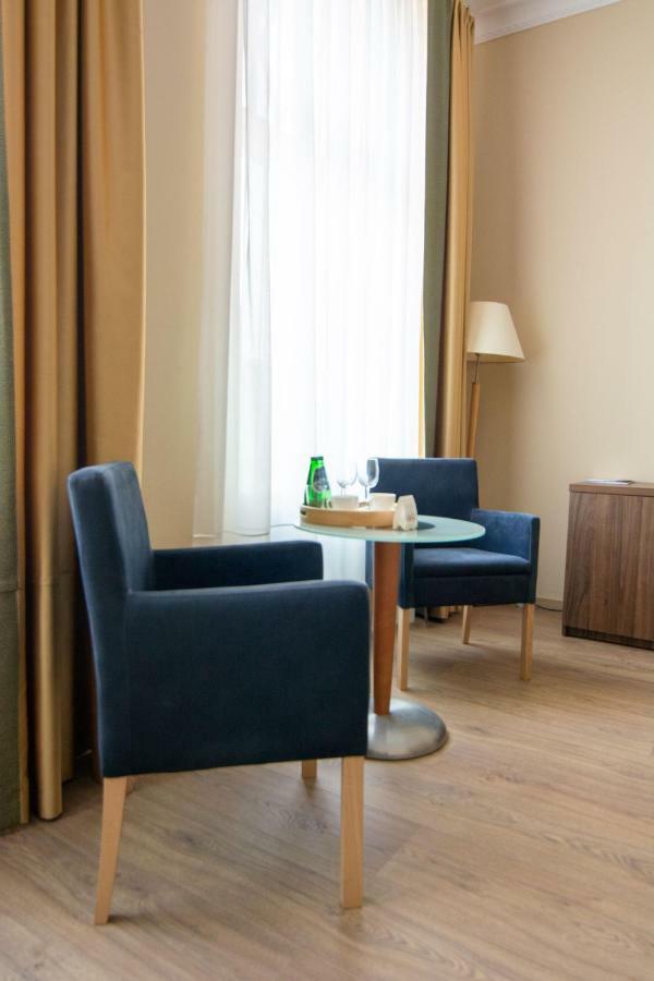 Brass Suites Łódź Esterno foto